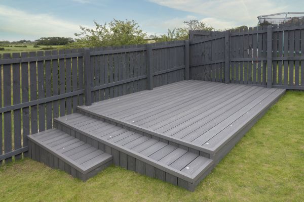 Cost of Vinyl Deck Construction in Lenexa